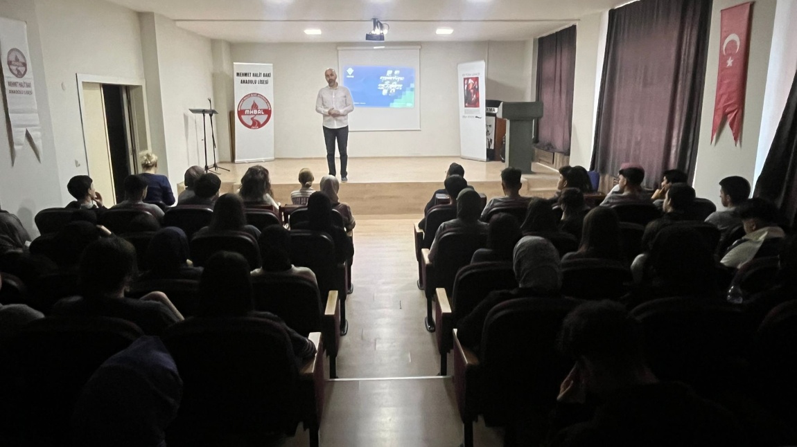 OKULUMUZDA TÜBİTAK BİLİM SÖYLEŞİLERİ GERÇEKLEŞTİRİLDİ